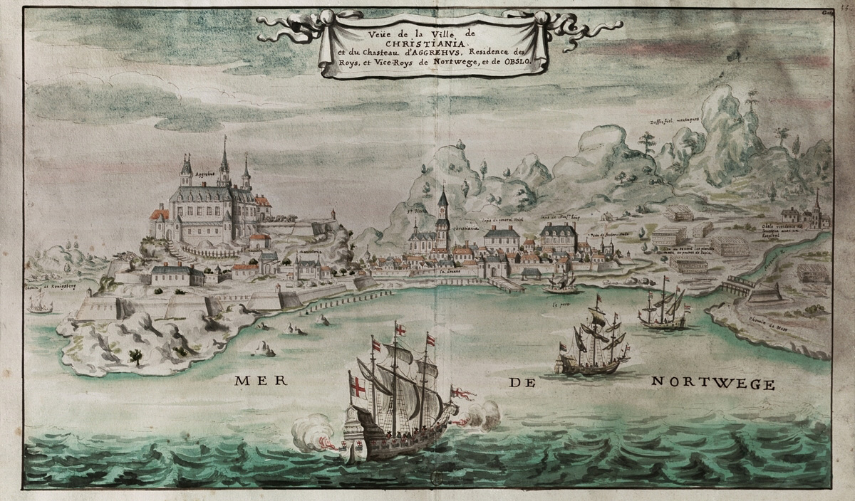 ET BYPROSPEKT av Christiania fra 1685, sett fra Hovedøya, preges av forenkling og kunstneriske friheter – ikke minst ved at Dovrefjell er avmerked i fjellene i bakgrunnen. Her ser man likevel hvordan østsiden av byen identifiseres med trelastindustrien, og ingen «uryddig» bebyggelse, selv om den trolig så smått fantes.