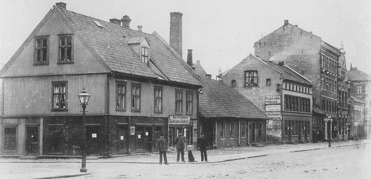Grønlandsleiret 19-23, revet 1896-97.